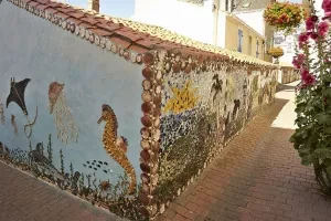 Se promener dans les rues typiques